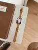 Correa de Metal y Cuero con Patrón de Puntos de Onda Curva para Apple Watch Adecuada para Apple Watch iWatch 12ª Generación 11/10