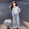 Moletom de Manga Longa Falso Duas Peças Estilo College 2026 com Design Estiloso e Único, Jeans com Padrão de Estrelas, Conjunto de Duas Peças para Primavera e Outono