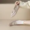 Weiwei Lady 8838-1 Mocasines Planos para Mujer con Hebilla de Borla, Slip-On, Suela Suave, Estilo Old Money