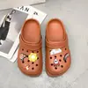 Zuecos de verano para mujer para exteriores, nuevo modelo 2022, sandalias cómodas antideslizantes de suela gruesa para estudiantes, slip-on