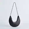 Bolsa Hobo Modelo Novo 2026 com Pele de Ovelha por Dentro e por Fora, Bolsa de Ombro Grande em Forma de Crescente para Mulheres, Couro Genuíno com Acabamento de Luxo, Bolsa de Axila de Nicho