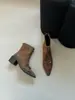 Botas AII GUIFEI retro francesas de bico fino com salto grosso para mulheres, novo modelo outono 2026, botas justas com zíper traseiro