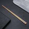 Palillos Creativos Chinos Xiangyun Acero Inoxidable 304 Chapados en Oro Palillos Cuadrados Huecos Antideslizantes de una Pieza para el Hogar Caja de Regalo