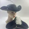 Sombrero de Terciopelo de un Solo Lado para Actuación Escénica de Halloween Piratas del Caribe Decoración de Encaje con Pluma Sombrero Triangular de Capitán Jack