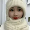 Gorro con bufanda y red integrada para mujer, gorro rojo cálido de terciopelo con diseño de ardilla para la nieve, para ciclismo, resistente al viento, de lana de punto, para otoño e invierno.