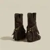 Botas Femininas Marrons de Solado Grosso com Franjas Nova Coleção Primavera/Outono 2026 Aumento de Altura Botas Western Retrô Botas Curtas com Salto Grosso Viagem para o Grande Noroeste