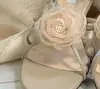 Zapatos Florales Retro Estilo Hada Suaves y Elegantes Nicho Versátiles Tacón Medio Stiletto Camelia Sandalias de Verano para Mujer Que No Se Resbalan del Talón
