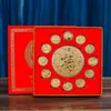 Adornos Dorados del Zodiaco Chino Set Completo Monedas Conmemorativas Caja de Regalo Set Tienda de Oro Joyería Banco Seguros Negocios Regalo Cotidiano