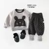 Conjunto de sudadera casual de invierno para niñas, con diseño de caricatura, top de manga larga con forro polar y pantalón de chándal grueso y cómodo.. 65389