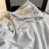 Moletom com Capuz Bordado de Letra para Homens, Tecido Pesado com Forro de Fleece, Estilo Americano High Street, Outono e Inverno, Caimento Solto, Jaqueta Versátil Tendência para Casais