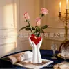 Jarrón Decorativo para el Hogar en Forma de Corazón Portátil Estilo Europeo Transfronterizo Pieza de Decoración para el Hogar de Arte en Resina Regalo de Nicho para el Día de San Valentín