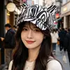 Boné de beisebol de verão com estampa de zebra, estilo nicho, boné estilo bico de pato com estampa de leopardo, boné octogonal para cosplay com orelhas exclusivas, estilo coreano para mulheres com rostos pequenos