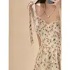 Saia de Suspensório Floral com Cogumelos Franceses para Mulheres Verão 2024 Novo Estilo Aparência Emagrecedora Cintura Estilo Suave Vestido Interno