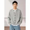 Cardigan de punto de cuello redondo gris claro estilo coreano para hombre, nuevo de otoño, holgado, casual, simple, versátil, chaqueta mh