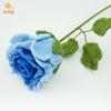 Ramo de rosas Qixi de gran oferta con flores eternas tejidas, creativo, hecho a mano, de ganchillo, regalo romántico para vacaciones, disponible al por mayor