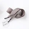 En stock cinta de espiga de 2 cm para caja de regalo, cinta plana, cuerda tejida de poliéster blanco y negro, cuerda con asa acanalada hecha a medida para souvenirs