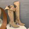 Botas de tacón de aguja de punta fina estilo retro francés de alta gama para mujer, nuevo modelo de otoño con remaches, uso versátil de tres maneras, botas largas adelgazantes