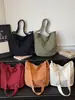 Otoño 2026 Nuevo Estilo Coreano Retro Bolso Cruzado para Mujer Elegante Gran Capacidad Bolso de un Solo Hombro Sencillo Bolso Tote para el Trabajo
