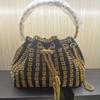 Bolso de cena transfronterizo 2025, bolso de mano con cadena de diamantes de temperamento, moda simple, lleno de bolsos tipo cubo de diamantes, venta al por mayor