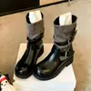Fivela de cinto retrô, botas de cavaleiro para mulheres, coleção outono/inverno 2026, altura média da panturrilha, emagrecimento, botas cowboy western, coturnos, botas Martin
