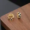 Novo Brinco Pendente de Zircônia Esmaltada Xadrez Temperamento de Luxo Leve Brinco Versátil para Mulheres Círculo Único Brinco de Nicho Influenciador da Internet