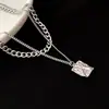 Colar Pingente Quadrado Texturizado, Design de Nicho de Luxo Leve, Gargantilha Estilosa e Elegante, Corrente para Suéter Hip-Hop Outono e Inverno