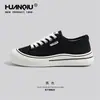 Zapatos de Lona Negros Universales para Mujer 2026 Nuevos de Verano de Caña Baja Versátiles Casuales Transpirables Tenis Zapatos Simples de Moda