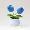Planta de tulipa artificial de crochê feita à mão transfronteiriça em vaso pequeno para decoração de mesa, carro ou escritório, disponível em pequenas quantidades