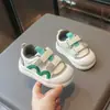 Zapatos de paseo de moda para niños 2026 primavera y otoño nuevos transpirables ligeros zapatos para bebé para niños pequeños, zapatos casuales cómodos de suela suave