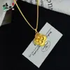 Livro Vermelho Pequeno Mesmo Estilo Ouro Areia Escovado Antigo Trevo de Quatro Folhas Pingente Colar Moda Feminina Design de Luxo Leve Joias