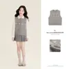 Conjunto de otoño 2026 para niñas Amybaby: cárdigan de punto bordado nuevo, chaleco, camisa, falda plisada gris