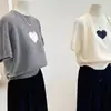 Conjunto Versátil Estilo Coreano, Suéter de Punto de Manga Corta con Temática de Amor para Mujer, Nuevo Estilo de Primavera, Top Suéter Gris Corto de Cuello Alto
