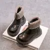 Botas Martin Versátiles Estilo Británico para Niñas 2026 Nuevas Botas Cortas Infantiles Otoño e Invierno Elegantes con Felpa Doble Capa de Algodón Botas Pequeñas de Cuero