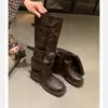Novas Botas Western Outono/Inverno 2026 Salto Bloco Fivela Botas de Cavaleiro Meio da Panturrilha Pernas de Calça Empilhadas Retro Francês Pregas