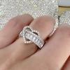 Anillo de lujo de diamantes completos de alta calidad con forma de corazón, rectangular, con apertura, exquisitamente engastado, circonita súper brillante, anillo de celebridad de internet