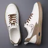 Nuevos Zapatos de Cuero para Hombre Primavera y Otoño 2024 Zapatos Casuales Hechos a Mano Moda Masculina Tenis Versátiles Zapatos Blancos de Moda