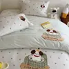 Lindo Set de Funda de Cama Bordada con Toalla Nairi de Lunares para Nieve, Juego de Cuatro Piezas, Funda de Edredón de una Pieza, Juego de Cama de Tres Piezas