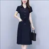 Novo Vestido de Seda Gelada Moda Verão 2025, Elegante e Emagrecedor, Comprimento Médio, Ajuste na Cintura, Adequado para Mães de Meia-Idade