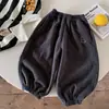 Calça de Moletom Forrada com Lã Bangcheng para Meninos 2026 Inverno Novo Calça Esportiva Solta Infantil Calça de Bebê Tendência Atacado