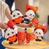Día Nacional Panda Manga para Taza Globo de Muñeca Cabina de Fotos de Celebridad de Internet Decoración de Tienda de Té con Leche Manga para Taza de Dibujos Animados Promocional Película de Aluminio
