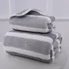 Toalha de Banho Transfronteiriça Toalha de Embalagem Espessa Extra Grande Absorvente Lavar Rosto Doméstica Listra Larga Toalha de Coral Fleece Conjunto de Toalha de Banho Venda por Atacado