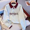 Moletom Feminino Plus Size com Blocos de Cor, Bordado de Letras, Gola Polo, Falso Duas Peças, Novo Estilo Primavera/Outono, Caimento Solto, Sem Capuz