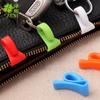 YX T1076 gancho creativo para bolsa anti-pérdida paquete de 2 clip para llaves incorporado plástico portátil clip anti-pérdida
