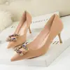 121-11 estilo europeu e americano sexy banquete sapatos femininos salto fino salto alto camurça boca rasa pontiaguda metal strass sapatos fivela quadrada