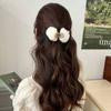 [Linda horquilla de bola de pelo pequeña] Pinza para el pelo de imitación de conejo Rex para otoño e invierno, accesorios para el cabello con clip lateral de peluche de celebridad de Internet.