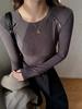 Camiseta Interior Blanca Redonda de Manga Larga para Mujer en Otoño e Invierno con Diseño Hueco Adelgazante y Tops de Estilo Coreano de Alta Gama