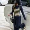 Conjunto de Dos Piezas para Niñas: Chaleco de Punto Rayado Colorido Estilo Coreano Nuevo Otoño y Top de Manga Larga Ajustado con Pantalones Cargo