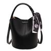Bolso Commuter de Alta Gama con Textura y Gran Capacidad 2025 Nuevo Color Puro Bolso Cubo Cesta de Verduras Bandolera de Moda Trendy