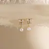 Pendientes y Clips para Orejas de Estilo Europeo y Americano, Elegantes y Discretos, Accesorios para Orejas de Mariposa de Acero Inoxidable Dorado de 18K, Clips para Orejas y Pendientes con Borlas Dulces y Versátiles Transfronterizos