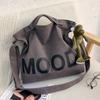 Bolsa Grande de Lona Estampada Cor Sólida com Letra Bolsa de Ombro Transversal de Lona Masculina Tendência Bolsa Tote de Grande Capacidade para Cabelo